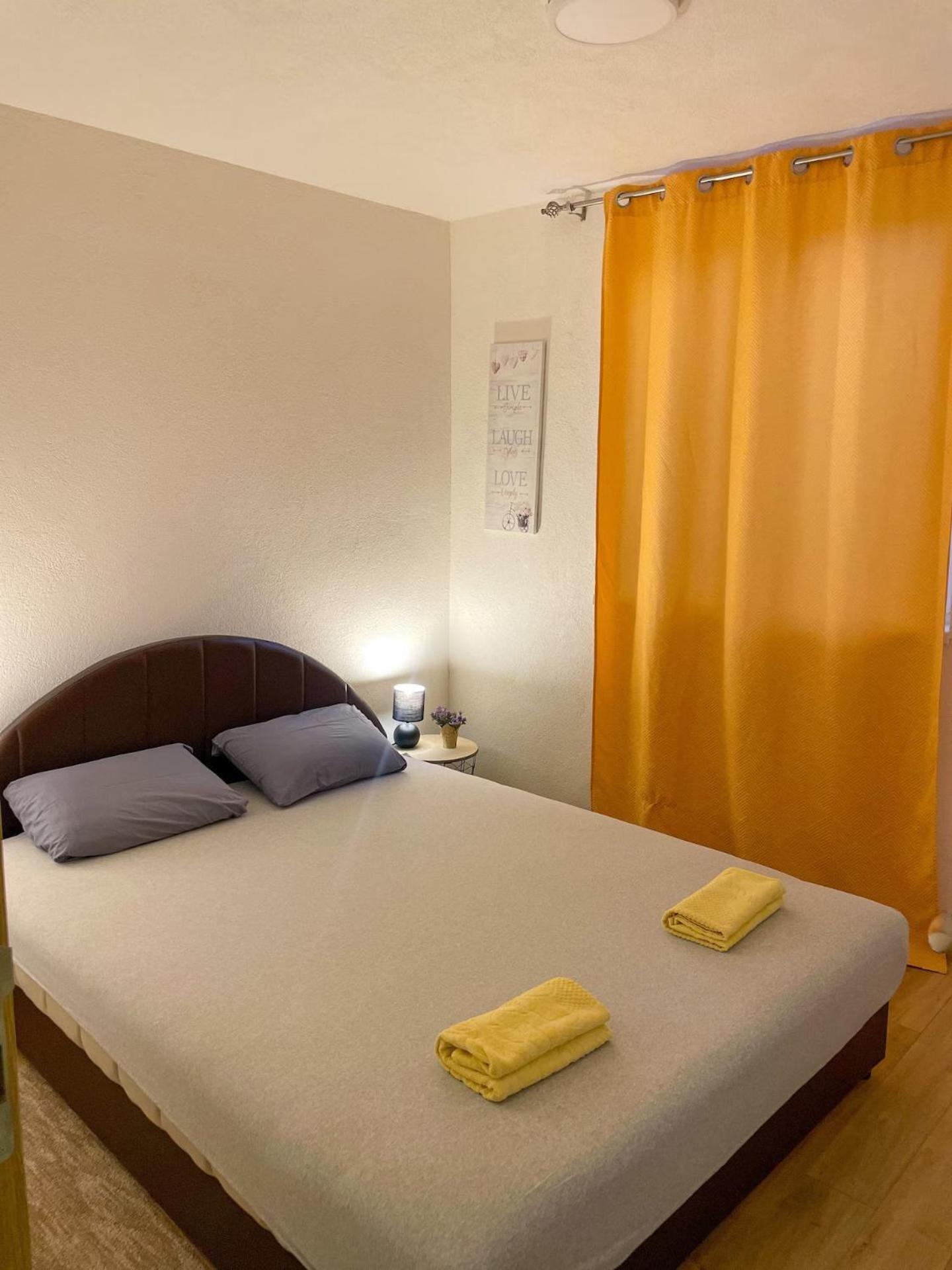 Old Town Oasis Apartment Podgoriţa Exterior foto